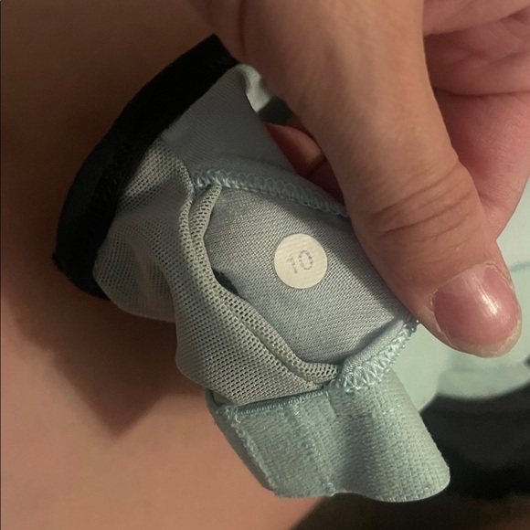 Lululemon Cardio Kick Tank workout shirt size 10 blue and black yoga running - Picture 7 of 7